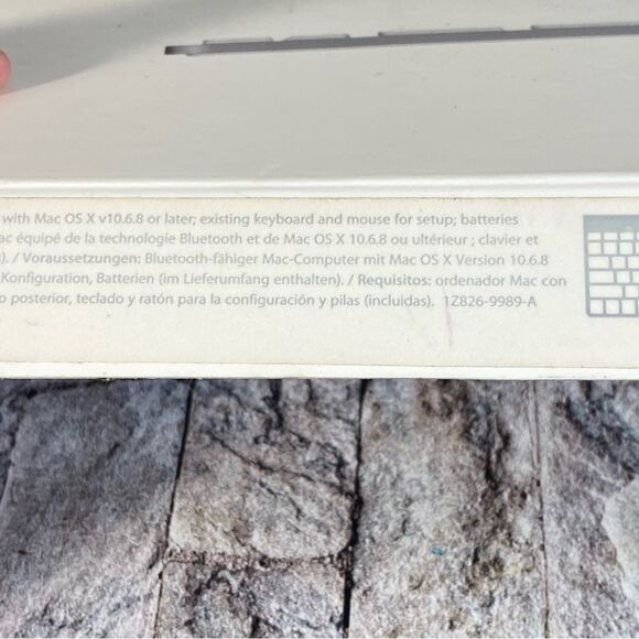 Apple Nwt Wireless Keyboard Slim Portable Bluetooth Connectivity - Picture 7 of 10